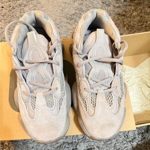 Yeezy 500 Ash Grey Sneakers